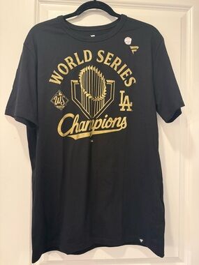 Dodgers World Series Fanatics Black T‑Shirt with Gold Logo. Size M. Never worn